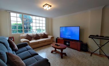 CASA DE VENTA EN CUMBAYA SECTOR SAN JUAN QUITO - ECUADOR