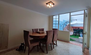 CASA DE VENTA EN CUMBAYA SECTOR SAN JUAN QUITO - ECUADOR