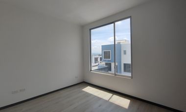 CASA DE VENTA MITAD DEL MUNDO QUITO - ECUADOR