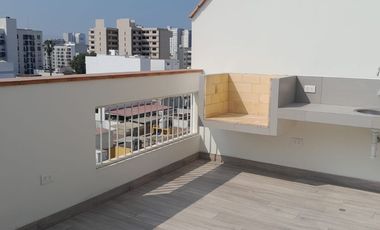 TRIPLEX FRENTE A PARQUE