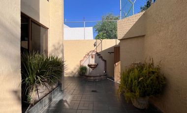 Casa en venta en el Fraccionamiento Altamira, Zapopan, Jalisco
