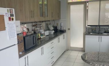 DUPLEX ESTILO CASA EN EXCELENTE ZONA CON VISTA MAR