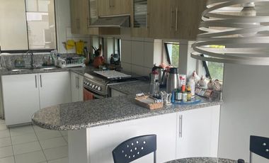 DUPLEX ESTILO CASA EN EXCELENTE ZONA CON VISTA MAR