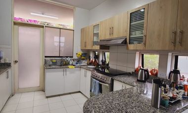DUPLEX ESTILO CASA EN EXCELENTE ZONA CON VISTA MAR