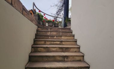 DUPLEX ESTILO CASA EN EXCELENTE ZONA CON VISTA MAR