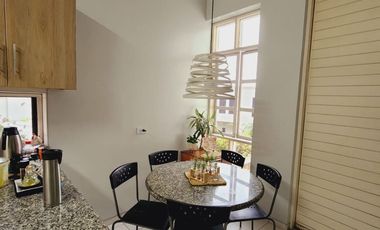 DUPLEX ESTILO CASA EN EXCELENTE ZONA CON VISTA MAR