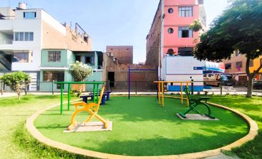 ¡Oportunidad Única! Venta de Terreno Frente a Parque  S.M.P