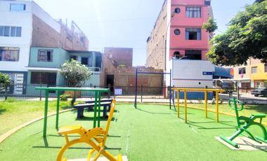 ¡Oportunidad Única! Venta de Terreno Frente a Parque  S.M.P
