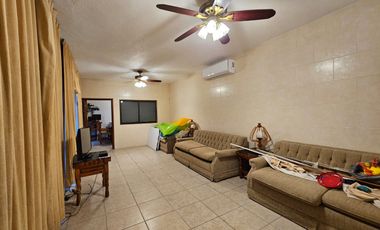 Casa en venta cerca del mar ubicada en colonia Flores Magón, Veracruz, Veracruz