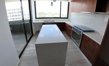 Rento PH en santa fe de juriquilla 4 recmaras + servicio 4 baños 3 cocheras