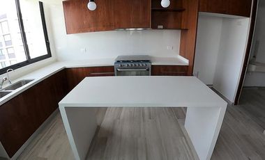 Rento PH en santa fe de juriquilla 4 recmaras + servicio 4 baños 3 cocheras