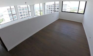 Rento PH en santa fe de juriquilla 4 recmaras + servicio 4 baños 3 cocheras