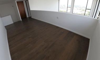 Rento PH en santa fe de juriquilla 4 recmaras + servicio 4 baños 3 cocheras