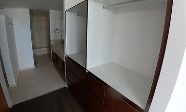 Rento PH en santa fe de juriquilla 4 recmaras + servicio 4 baños 3 cocheras