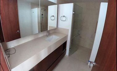 Rento PH en santa fe de juriquilla 4 recmaras + servicio 4 baños 3 cocheras
