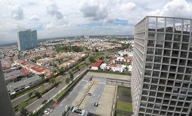 Rento PH en santa fe de juriquilla 4 recmaras + servicio 4 baños 3 cocheras