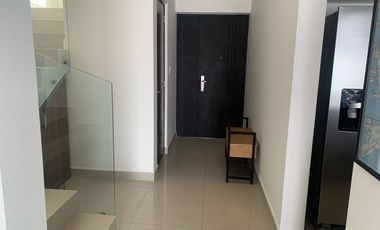 CASA AMUEBLADA EN RENTA PASEO SAN JUNIPERO FRENTE AL NUEVO REFIGIO