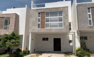 CASA AMUEBLADA EN RENTA PASEO SAN JUNIPERO FRENTE AL NUEVO REFIGIO