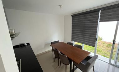 CASA AMUEBLADA EN RENTA PASEO SAN JUNIPERO FRENTE AL NUEVO REFIGIO