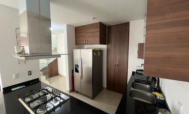 CASA AMUEBLADA EN RENTA PASEO SAN JUNIPERO FRENTE AL NUEVO REFIGIO