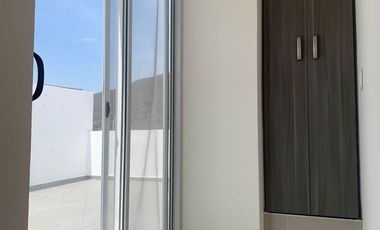 CASA AMUEBLADA EN RENTA PASEO SAN JUNIPERO FRENTE AL NUEVO REFIGIO