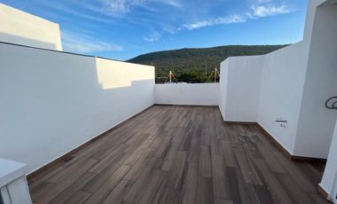 CASA AMUEBLADA EN RENTA PASEO SAN JUNIPERO FRENTE AL NUEVO REFIGIO