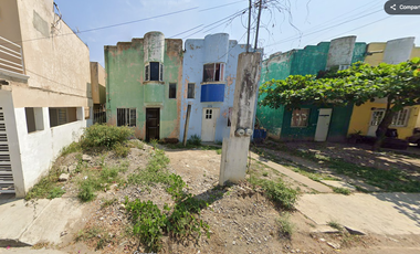 Casa para familia, en venta. Remate bancario SK11