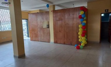 Venta de local comercial con terreno en Otavalo al filo de la panamericana