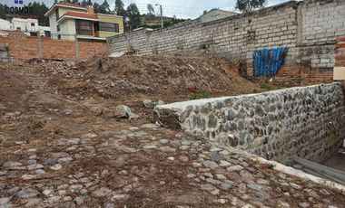 Venta de local comercial con terreno en Otavalo al filo de la panamericana
