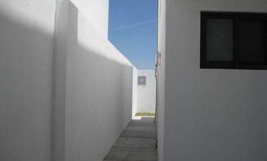 Casa de tres recámaras con roof e vnta en Zibatá, Querétaro