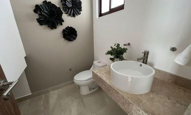 Casa de tres recámaras con roof e vnta en Zibatá, Querétaro