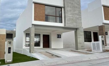 Casa de tres recámaras con roof e vnta en Zibatá, Querétaro