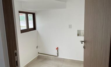 Casa de tres recámaras con roof e vnta en Zibatá, Querétaro