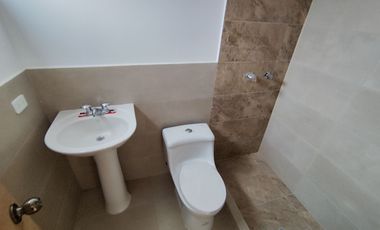 🏠 CASA 2 PLANTAS 3 DORMITORIOS CON TERRAZA -  $76,000.oo (Marianitas de Calderón)