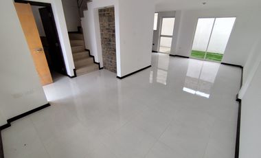 🏠 CASA 2 PLANTAS 3 DORMITORIOS CON TERRAZA -  $78,000.oo (Marianitas de Calderón)