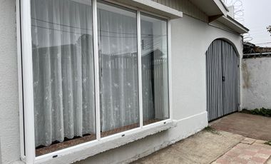 Amplia casa para instituciones o empresas