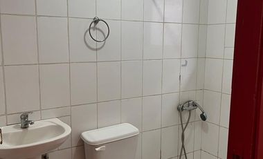Amplia casa para instituciones o empresas