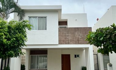 Las Moras: casa de 3 recamaras con 185m2 de construccion