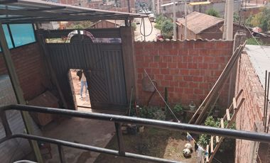 EN VENTA CASA AL COSTADO DEL HOSPITAL ACAMANA DE SAN JERONIMO