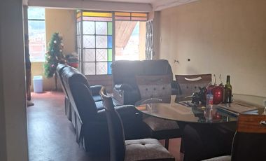 EN VENTA CASA AL COSTADO DEL HOSPITAL ACAMANA DE SAN JERONIMO