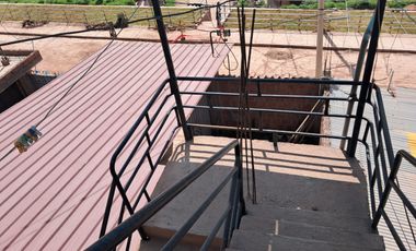 EN VENTA CASA AL COSTADO DEL HOSPITAL ACAMANA DE SAN JERONIMO