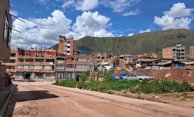 EN VENTA CASA AL COSTADO DEL HOSPITAL ACAMANA DE SAN JERONIMO