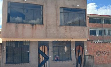 EN VENTA CASA AL COSTADO DEL HOSPITAL ACAMANA DE SAN JERONIMO
