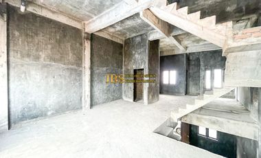 Dijual Rumah 2.5 Tingkat Kondisi Kosong Komplek Pandan Hijau Residence