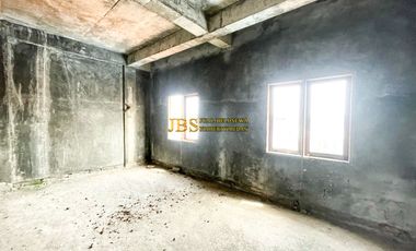Dijual Rumah 2.5 Tingkat Kondisi Kosong Komplek Pandan Hijau Residence