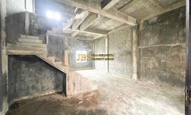 Dijual Rumah 2.5 Tingkat Kondisi Kosong Komplek Pandan Hijau Residence
