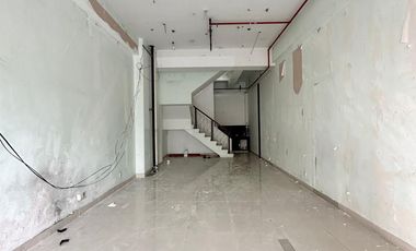 DISEWAKAN TOKAN STRATEGIS DEKAT MALL WATERPLACE RESIDENCE SURABAYA 3.5 LANTAI