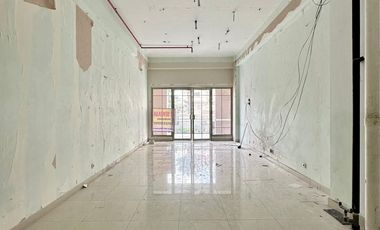 DISEWAKAN TOKAN STRATEGIS DEKAT MALL WATERPLACE RESIDENCE SURABAYA 3.5 LANTAI