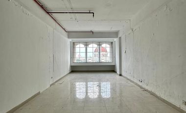 DISEWAKAN TOKAN STRATEGIS DEKAT MALL WATERPLACE RESIDENCE SURABAYA 3.5 LANTAI