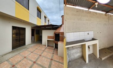Casa en Venta, 3 dormitorios, Ubicada muy cerca del Hospital del IESS de Manta